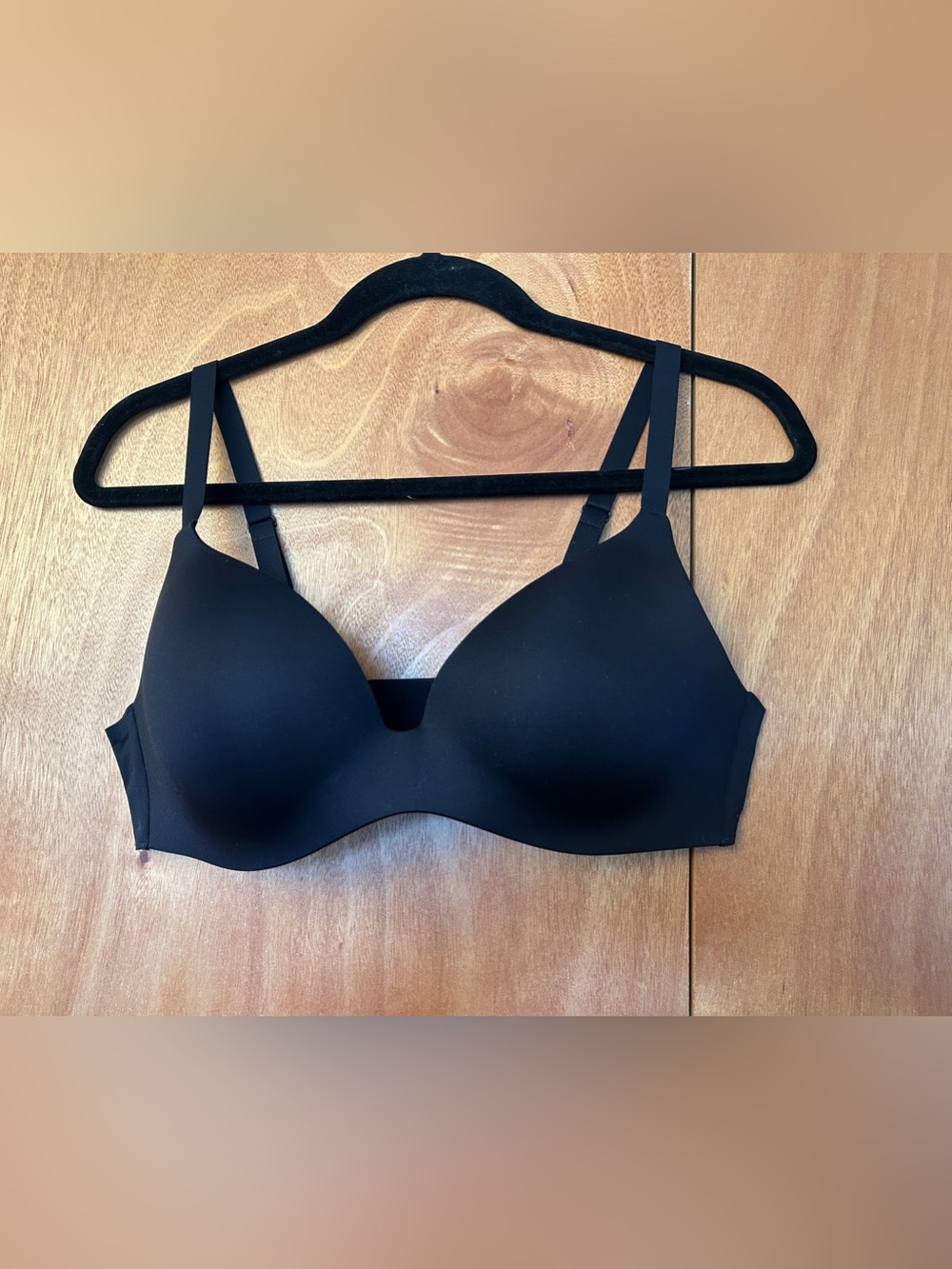 New Uniqlo Black Seamless T-Shirt Bra